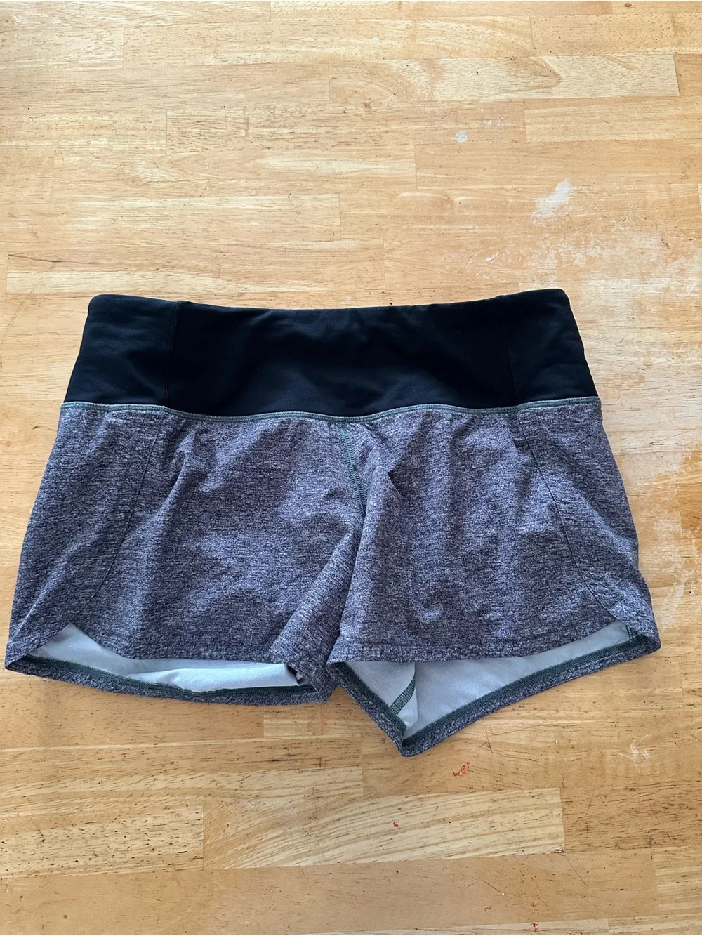 Lululemon shorts size 4